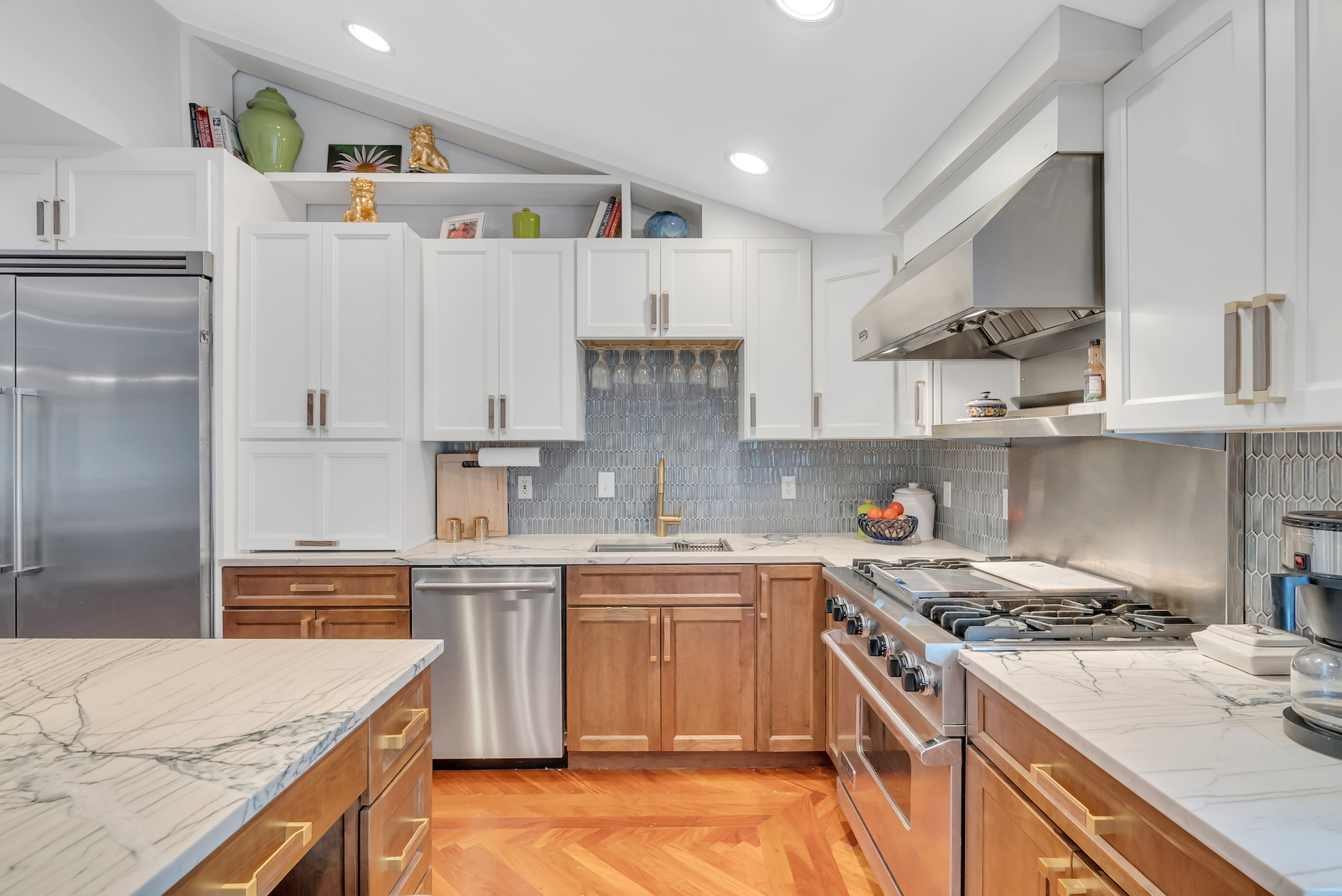 Kitchen interior with wide view