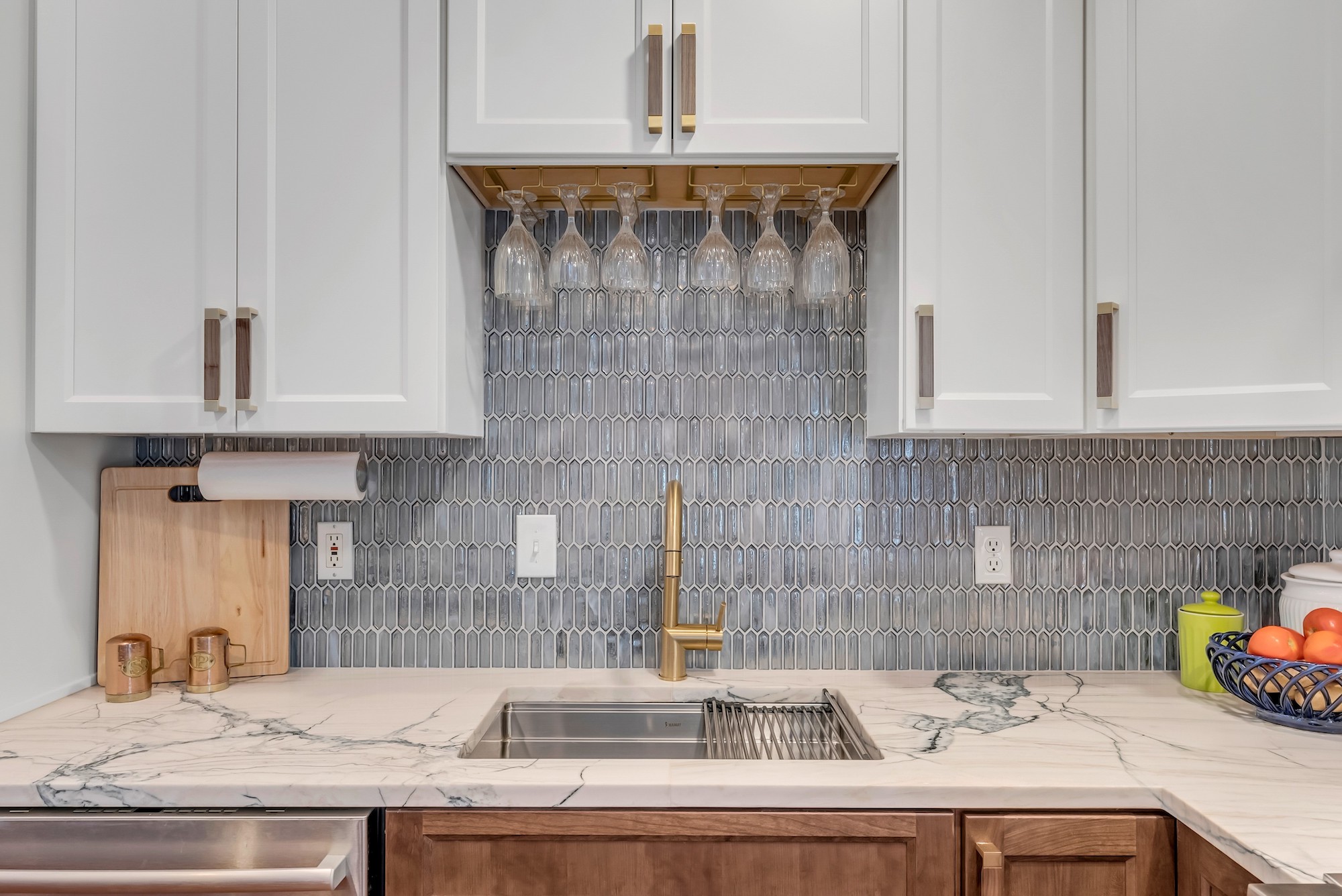 Kitchen interior with wide view