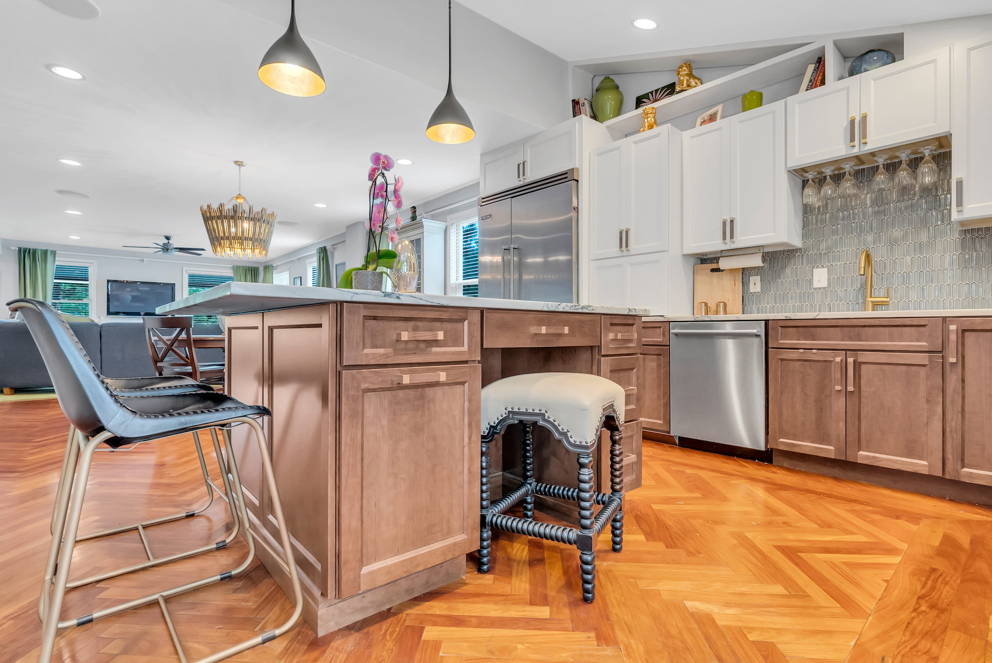 Kitchen interior with wide view