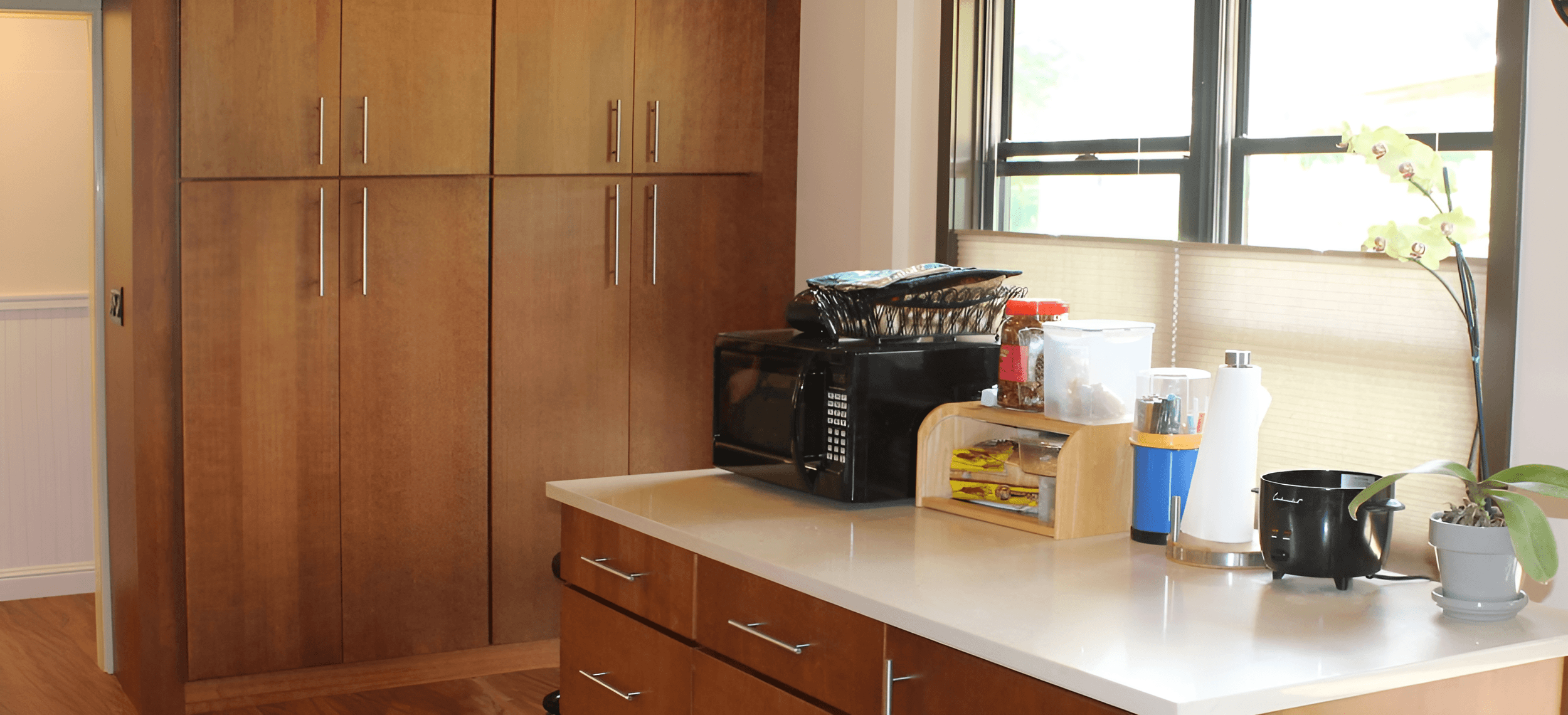 Kitchen interior with wide view